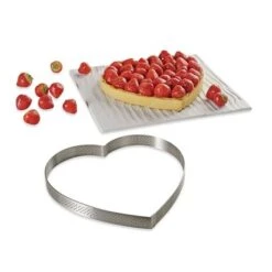 Alternative view of De Buyer Cercle à Tarte Perforé Cœur 22 Cm